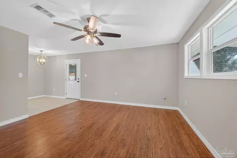 Living - 6524 Oakcrest Rd, Milton, FL 32570 photo 1 of 5