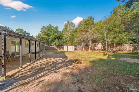 Exterior - 6524 Oakcrest Rd, Milton, FL 32570 photo 1 of 6