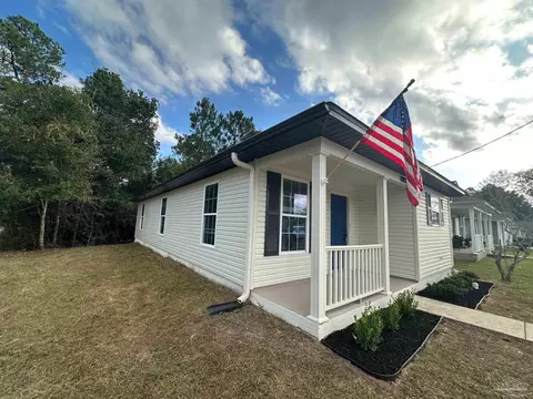 8801 Camshire Cir, Pensacola, FL 32507