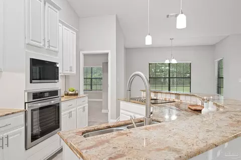 3131 Bernath Dr, Milton, FL 32583