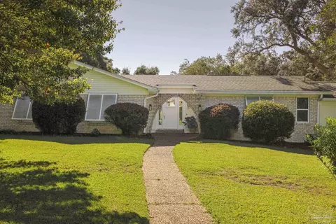 6 Pinetree Dr, Gulf Breeze, FL 32561
