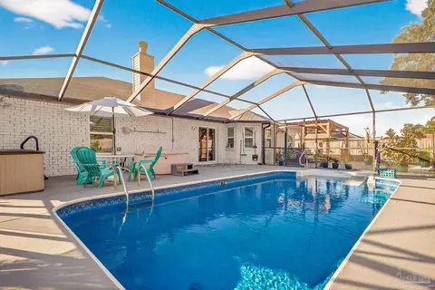 4650 Ridge Pointe Dr, Pace, FL 32571