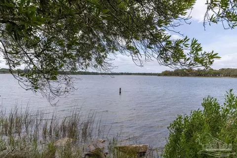 122 Celeste Pl, Pensacola, FL 32507