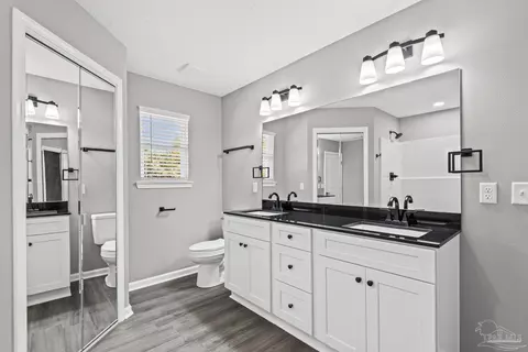 Bath - 4715 Live Oak Ln, Pace, FL 32571 photo 2 of 3