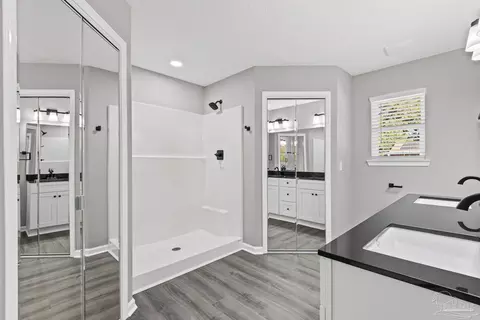 Bath - 4715 Live Oak Ln, Pace, FL 32571 photo 1 of 3