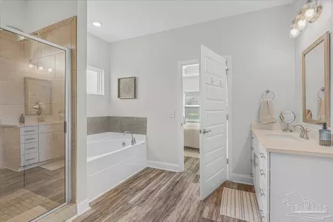 Bath - 441 Broadleaf Cir, Cantonment, FL 32533 photo 3 of 5