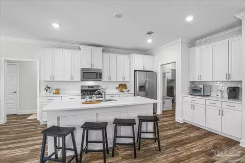 Kitchen - 441 Broadleaf Cir, Cantonment, FL 32533 photo 3 of 3
