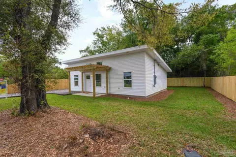 Exterior - 7151 Richard Lane Rd, Milton, FL 32583 photo 4 of 5