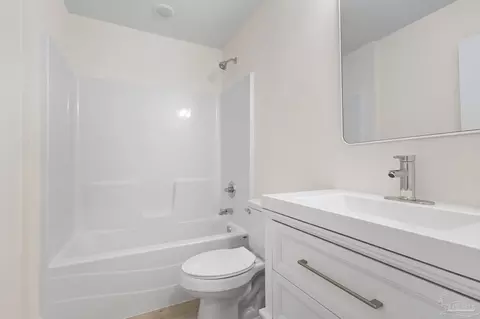 Bath - 7151 Richard Lane Rd, Milton, FL 32583 photo 2 of 2