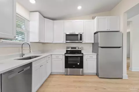 Kitchen - 7151 Richard Lane Rd, Milton, FL 32583 photo 1 of 2