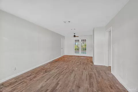 Living - 6571 Cedar St, Milton, FL 32570 photo 2 of 5