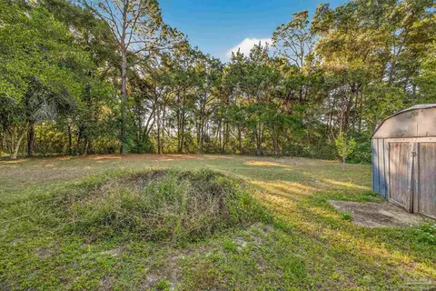 Exterior - 6571 Cedar St, Milton, FL 32570 photo 7 of 8