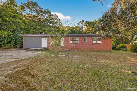 Exterior - 6571 Cedar St, Milton, FL 32570 photo 2 of 8