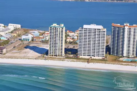8477 Gulf Blvd #202, Navarre, FL 32566