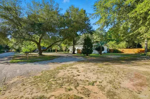 5305 Traci Dr, Milton, FL 32583 photo 4