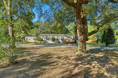 5305 Traci Dr, Milton, FL 32583 photo 3