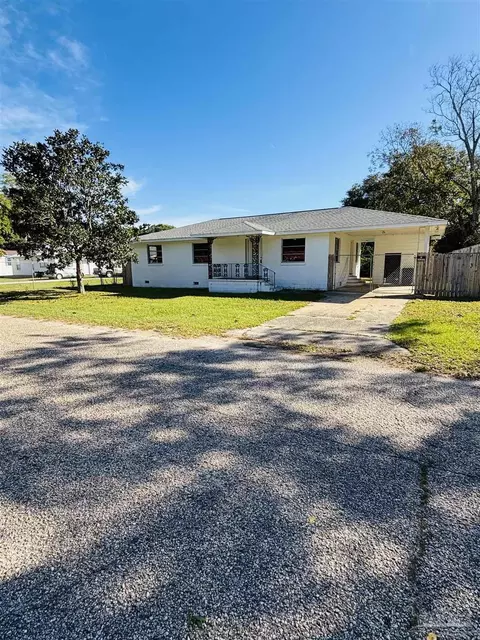 8408 Pond Ave, Pensacola, FL 32534