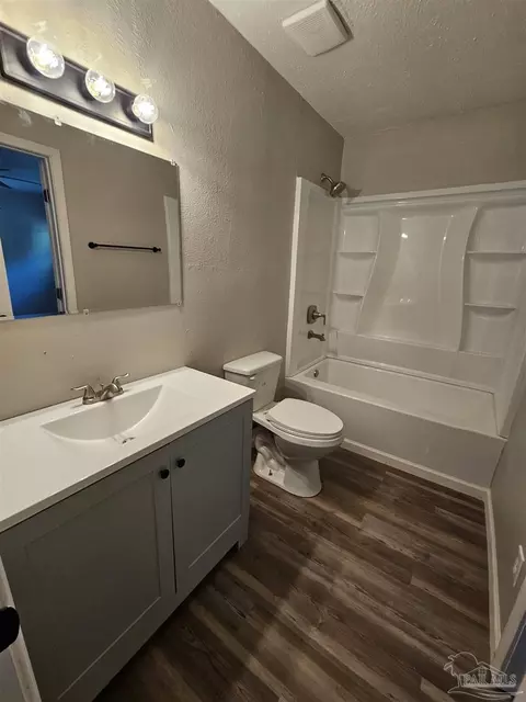 Bath - 4520 Struth Ln, Pace, FL 32571 photo 1 of 2
