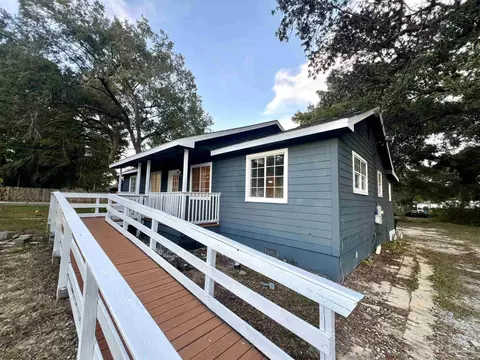 5796 Washington St, Milton, FL 32570
