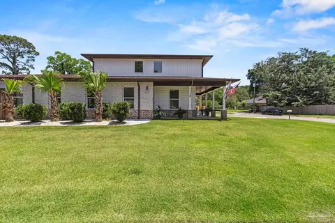 217 California Dr NE, Fort Walton Beach, FL 32548