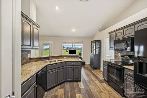 Kitchen - 3366 Farrish Rd, Jay, FL 32565 photo 3 of 3