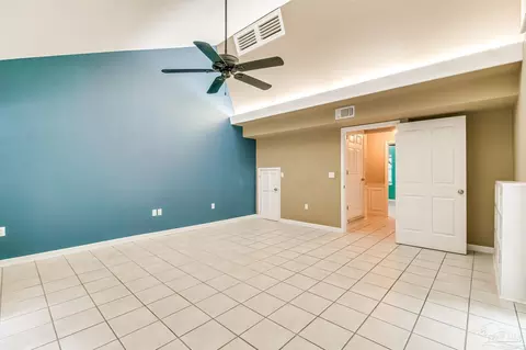 Bedroom - 7619 Lakeside Dr, Milton, FL 32583 photo 4 of 10