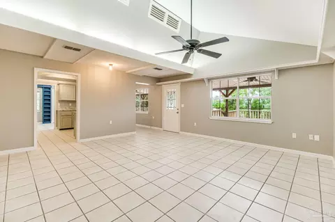 Living - 7619 Lakeside Dr, Milton, FL 32583 photo 2 of 11