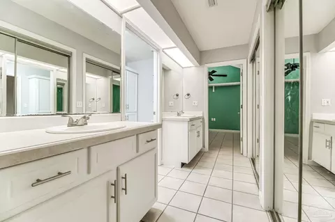 Bath - 7619 Lakeside Dr, Milton, FL 32583 photo 1 of 8