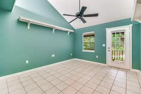 Living - 7619 Lakeside Dr, Milton, FL 32583 photo 8 of 11