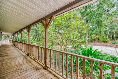 Exterior - 7619 Lakeside Dr, Milton, FL 32583 photo 5 of 20