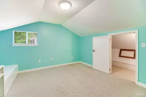 Bedroom - 7619 Lakeside Dr, Milton, FL 32583 photo 8 of 10