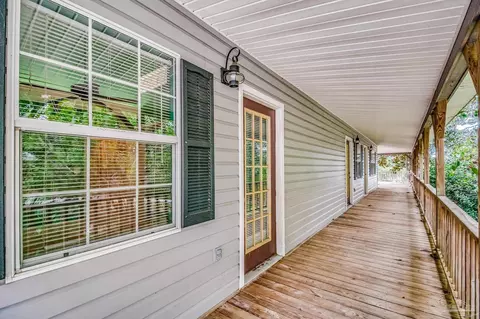 Exterior - 7619 Lakeside Dr, Milton, FL 32583 photo 4 of 20