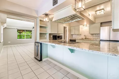 Kitchen - 7619 Lakeside Dr, Milton, FL 32583 photo 3 of 7