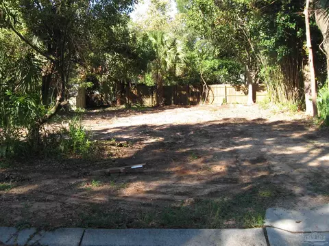 3300 E Lloyd St, Pensacola, FL 32503