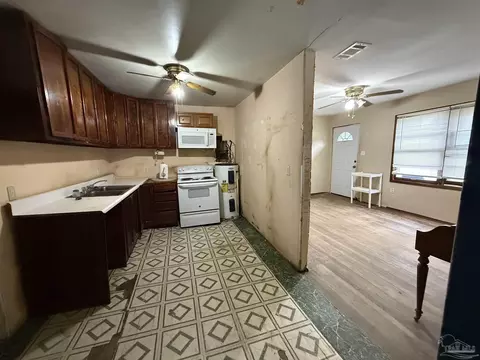 Entry Way - 4251 Garcon Point Rd, Milton, FL 32583 photo 1 of 1