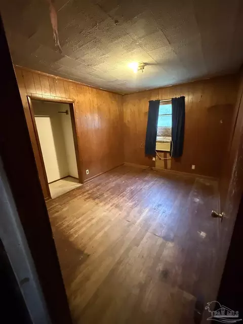 Bedroom - 4251 Garcon Point Rd, Milton, FL 32583 photo 2 of 2