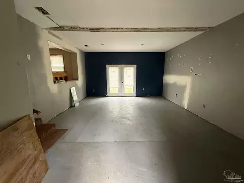 Living - 4251 Garcon Point Rd, Milton, FL 32583 photo 1 of 2