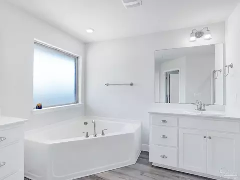 Bath - 5956 Parsonage Cir, Milton, FL 32570 photo 6 of 6