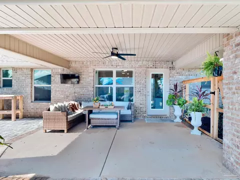 Exterior - 5956 Parsonage Cir, Milton, FL 32570 photo 4 of 21