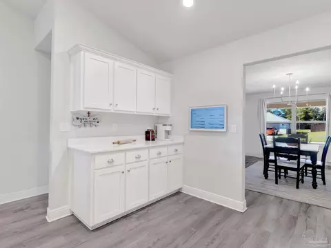Kitchen - 5956 Parsonage Cir, Milton, FL 32570 photo 3 of 4