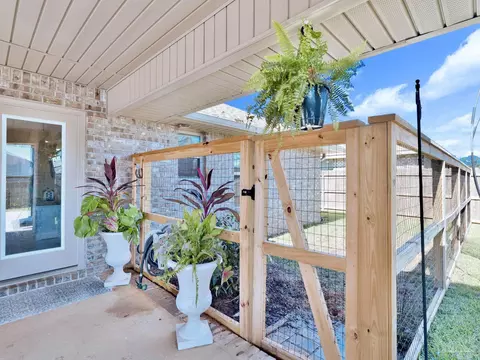 Exterior - 5956 Parsonage Cir, Milton, FL 32570 photo 13 of 21