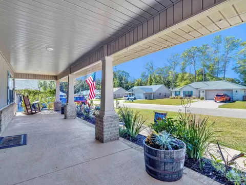Exterior - 5956 Parsonage Cir, Milton, FL 32570 photo 3 of 21