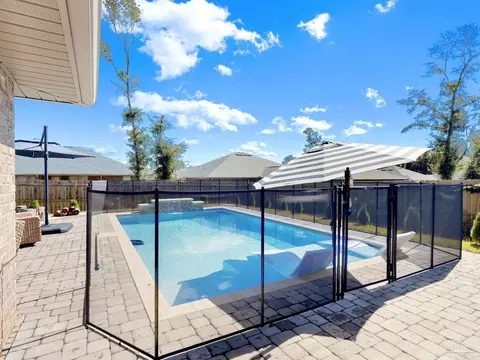 Exterior - 5956 Parsonage Cir, Milton, FL 32570 photo 5 of 21