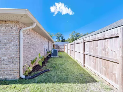 Exterior - 5956 Parsonage Cir, Milton, FL 32570 photo 11 of 21