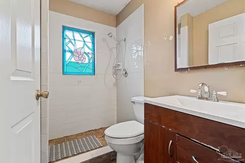 Bath - 4762 Pine Ln, Pace, FL 32571 photo 1 of 5