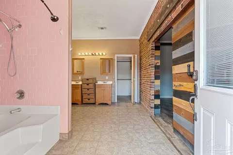 Bath - 4762 Pine Ln, Pace, FL 32571 photo 4 of 5