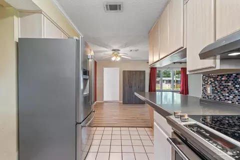 Kitchen - 4762 Pine Ln, Pace, FL 32571 photo 4 of 4