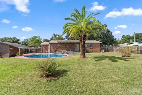 4762 Pine Ln, Pace, FL 32571