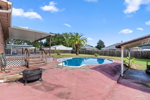 Exterior - 4762 Pine Ln, Pace, FL 32571 photo 3 of 7