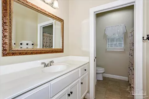 Bath - 5557 Bay Meadows Dr, Milton, FL 32583 photo 3 of 3